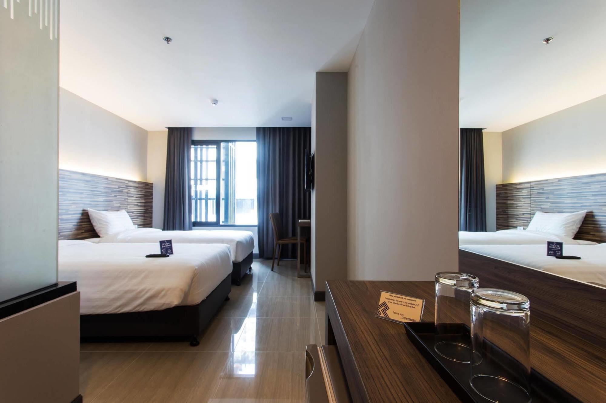 Spenza Hotel Бангкок Екстер'єр фото