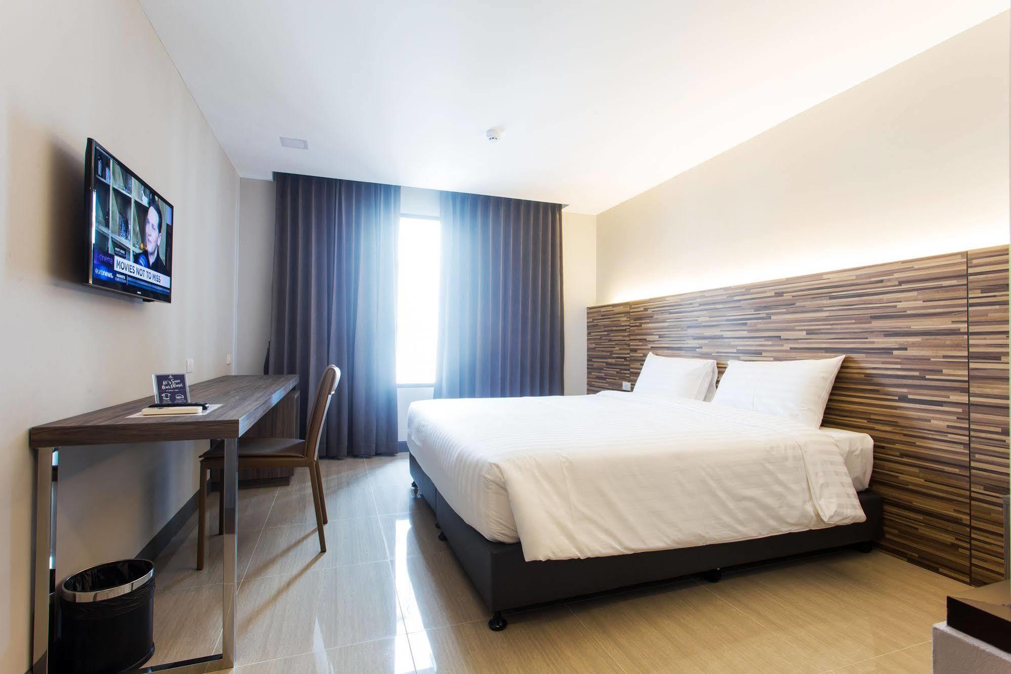 Spenza Hotel Бангкок Екстер'єр фото