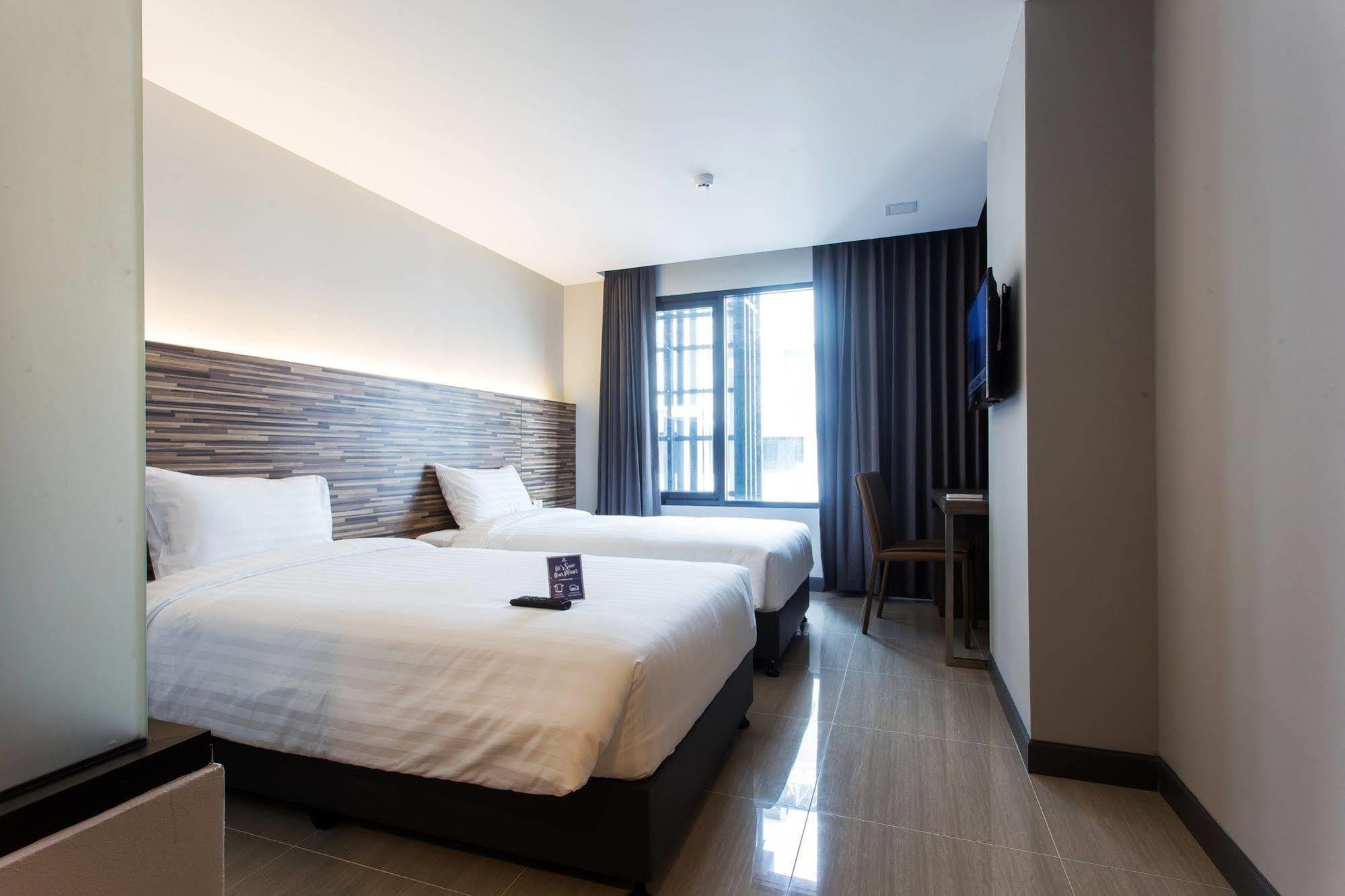 Spenza Hotel Бангкок Екстер'єр фото