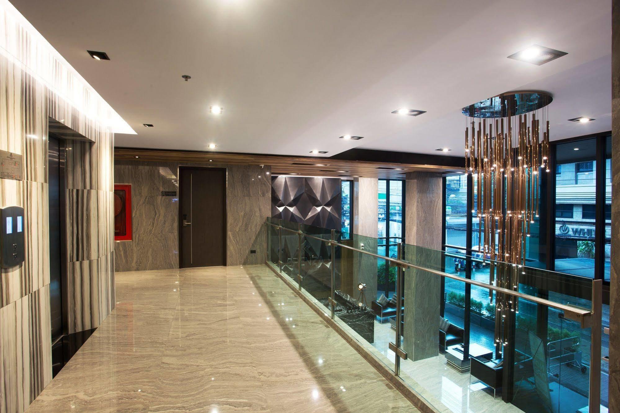 Spenza Hotel Бангкок Екстер'єр фото