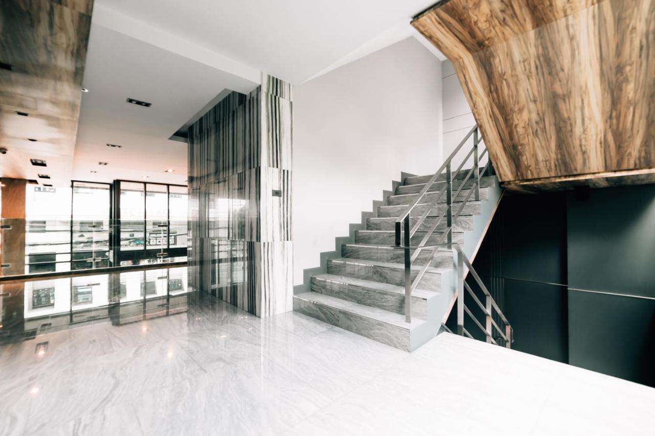 Spenza Hotel Бангкок Екстер'єр фото